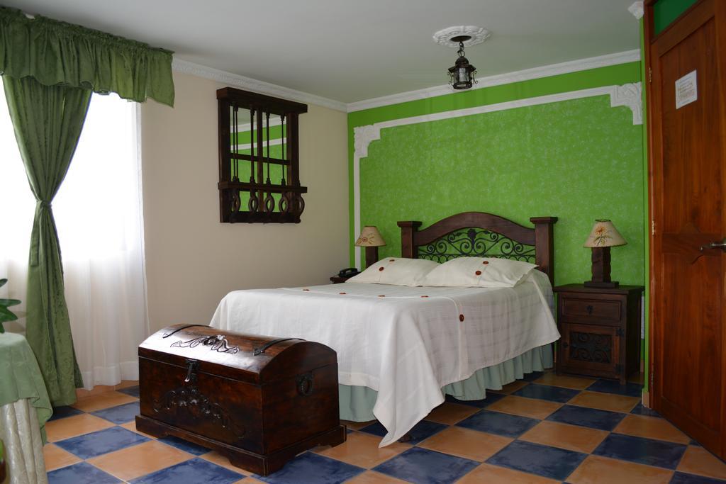 Hotel Casa Colonial Santa Rosa De Cabal Ruang foto