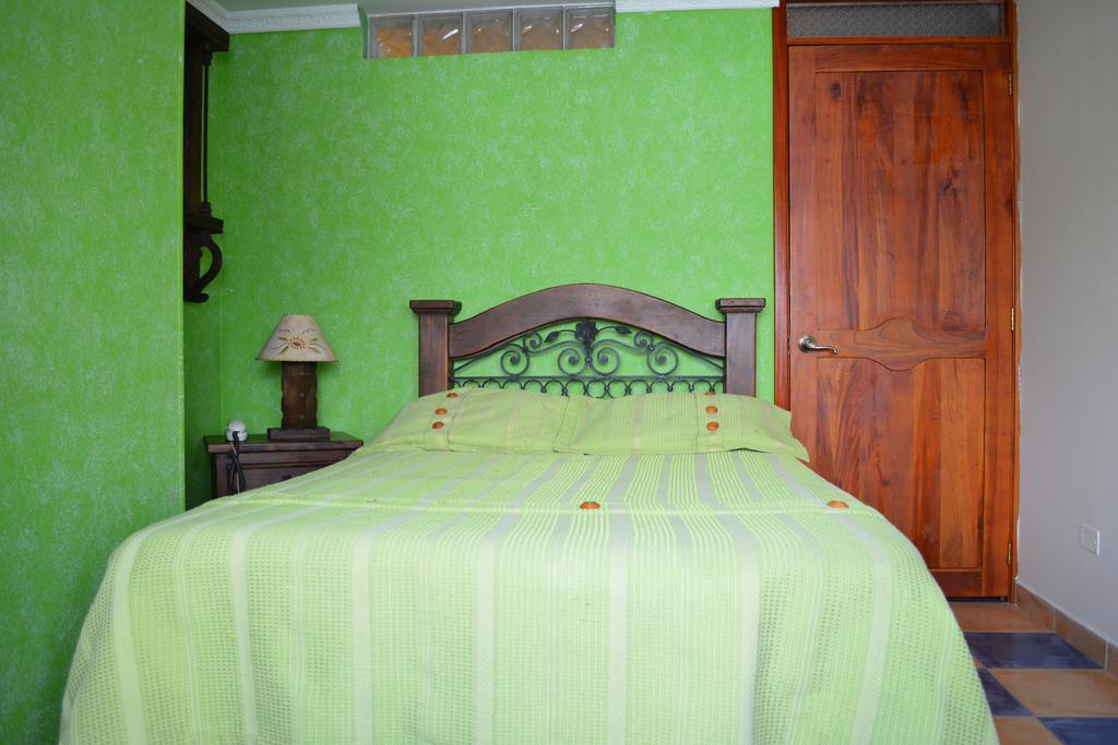 Hotel Casa Colonial Santa Rosa De Cabal Ruang foto