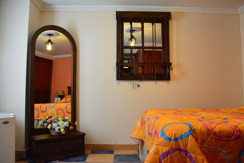 Hotel Casa Colonial Santa Rosa De Cabal Ruang foto