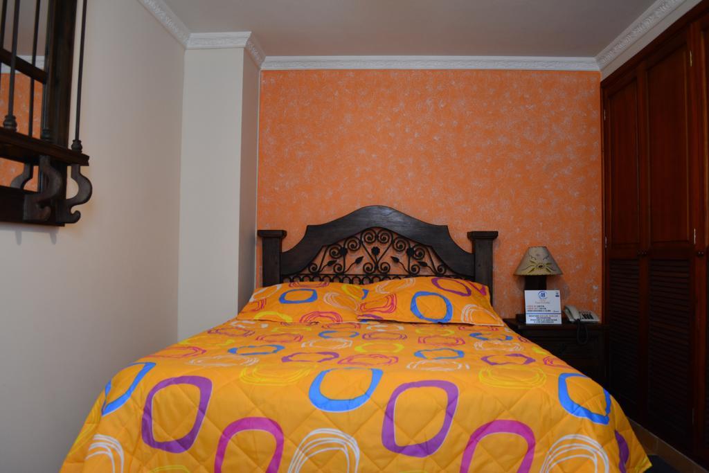 Hotel Casa Colonial Santa Rosa De Cabal Ruang foto