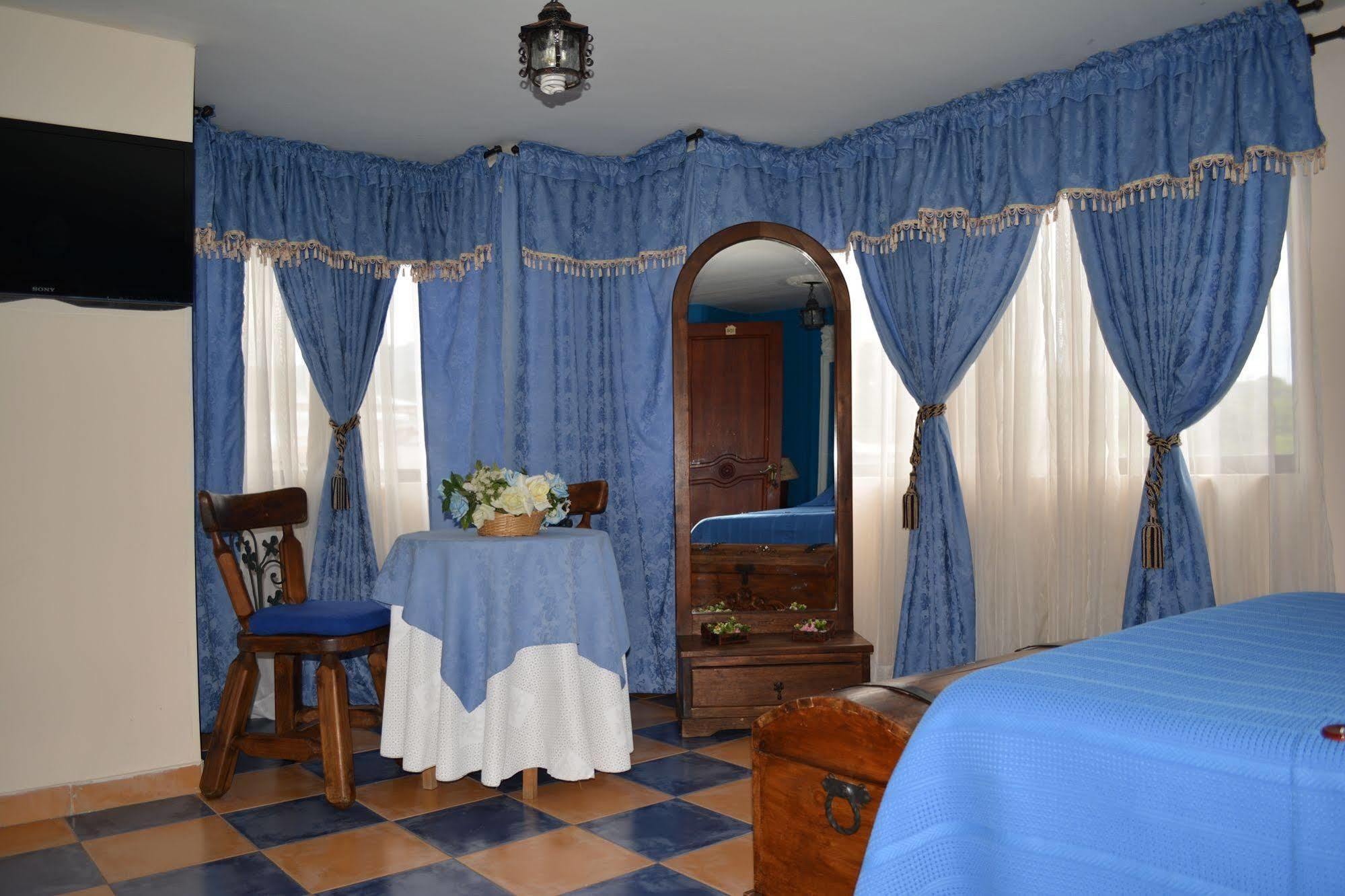 Hotel Casa Colonial Santa Rosa De Cabal Bagian luar foto