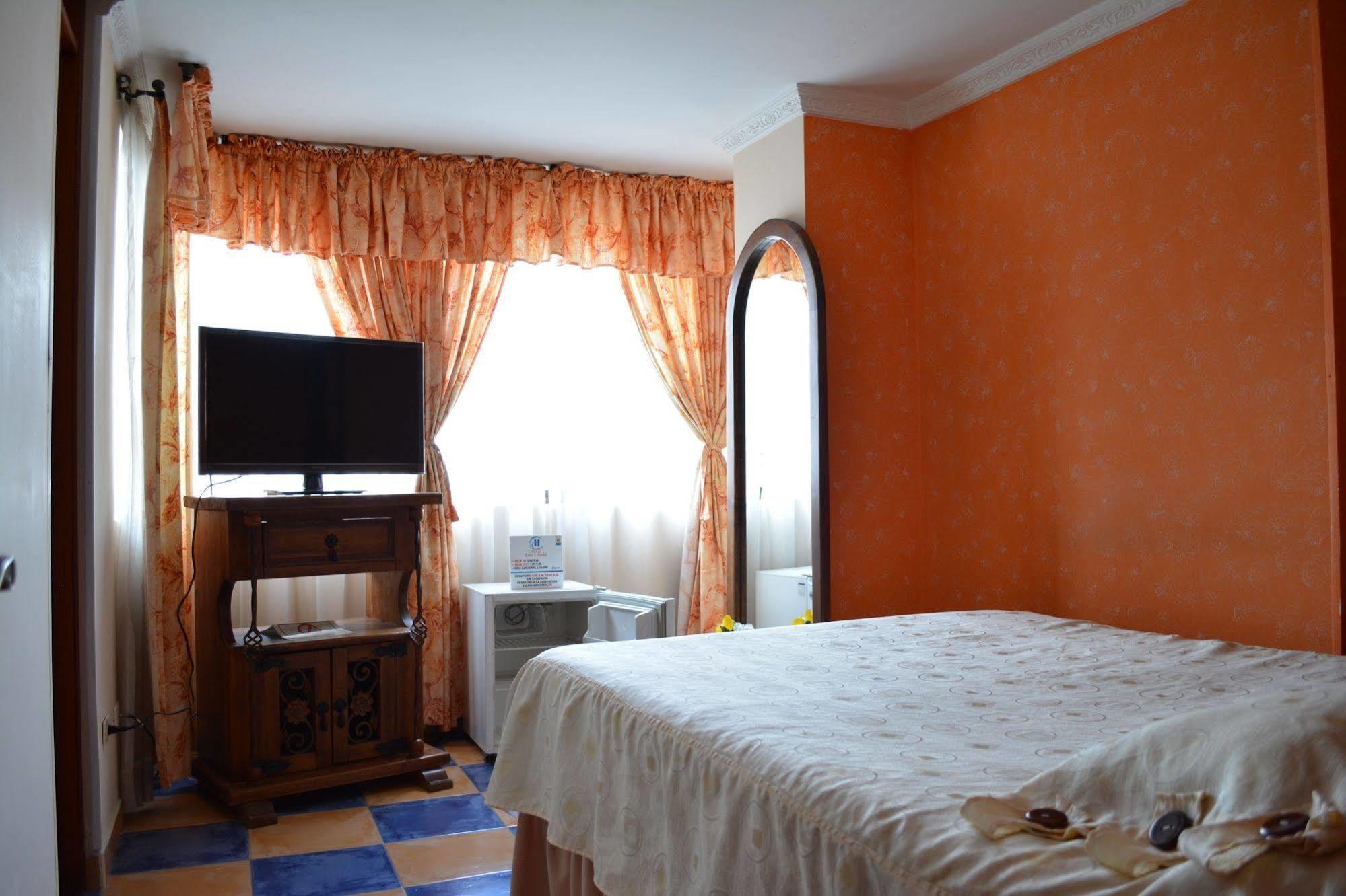 Hotel Casa Colonial Santa Rosa De Cabal Bagian luar foto