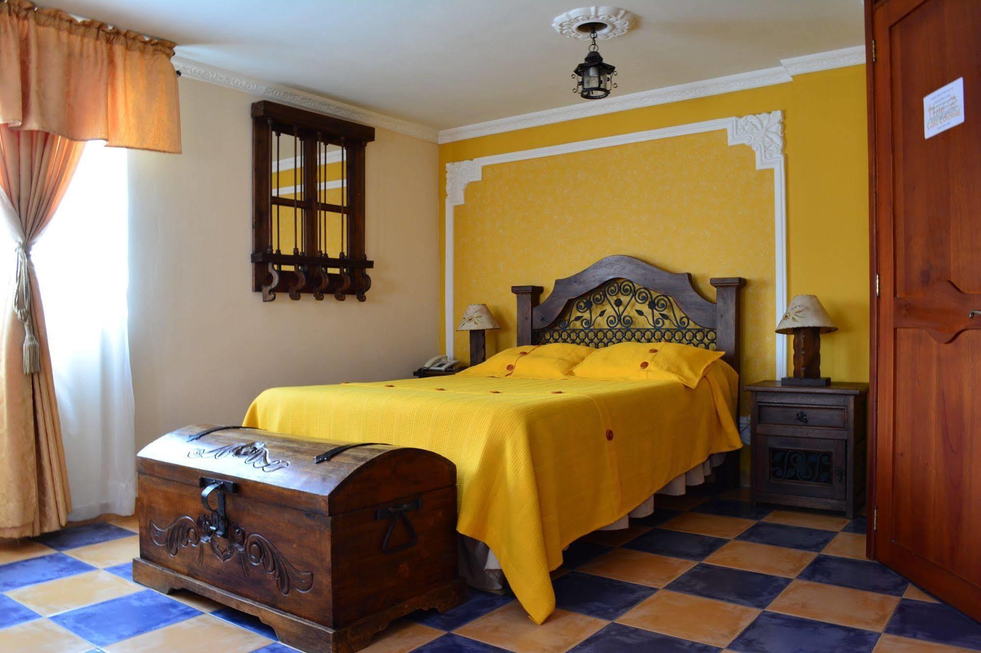 Hotel Casa Colonial Santa Rosa De Cabal Bagian luar foto